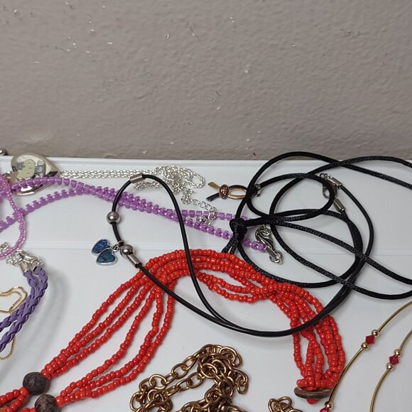 Lot Of Over 30 Pendant Necklaces - Picture 8 of 14